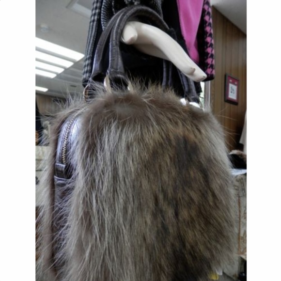 Belle Fare Fox Fur and Leather Purse - Picture 1 of 4